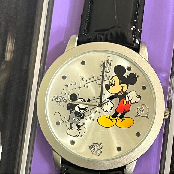 NIB Vintage Disney Mickey Mouse Through the Years Limited Release Quartz Watch - Picture 8 of 8